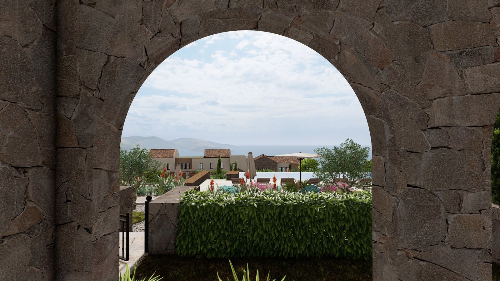 Blick auf den Pool und das Meer durch einen Steinbogen in der exklusiven Anlage Lustica Bay, Montenegro. Landschaftsgestaltung und Terrasse.
