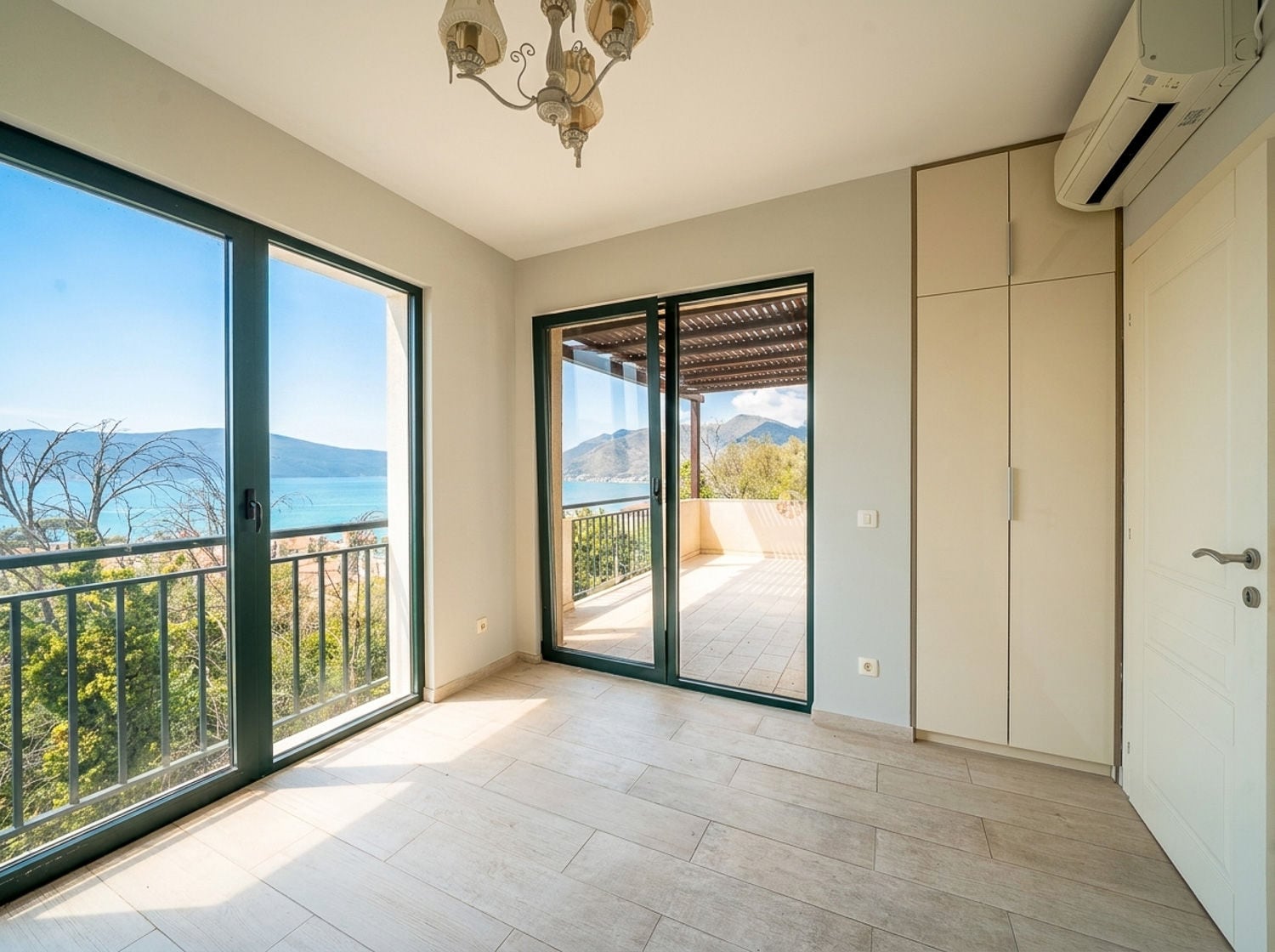Villa in Tivat No. 2891