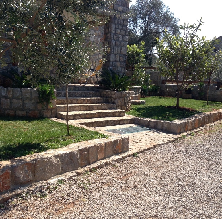 780