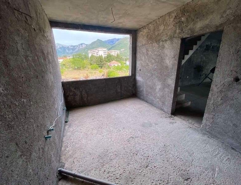 780