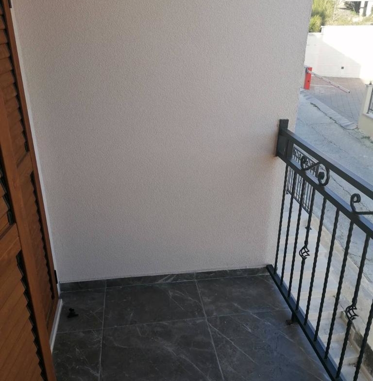 768