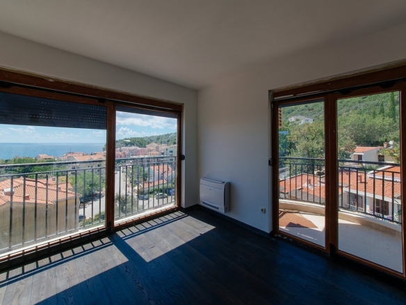 Penthouse in Petrovac No. 334