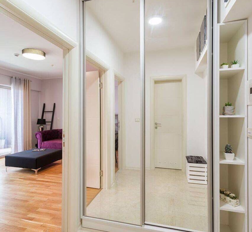 852